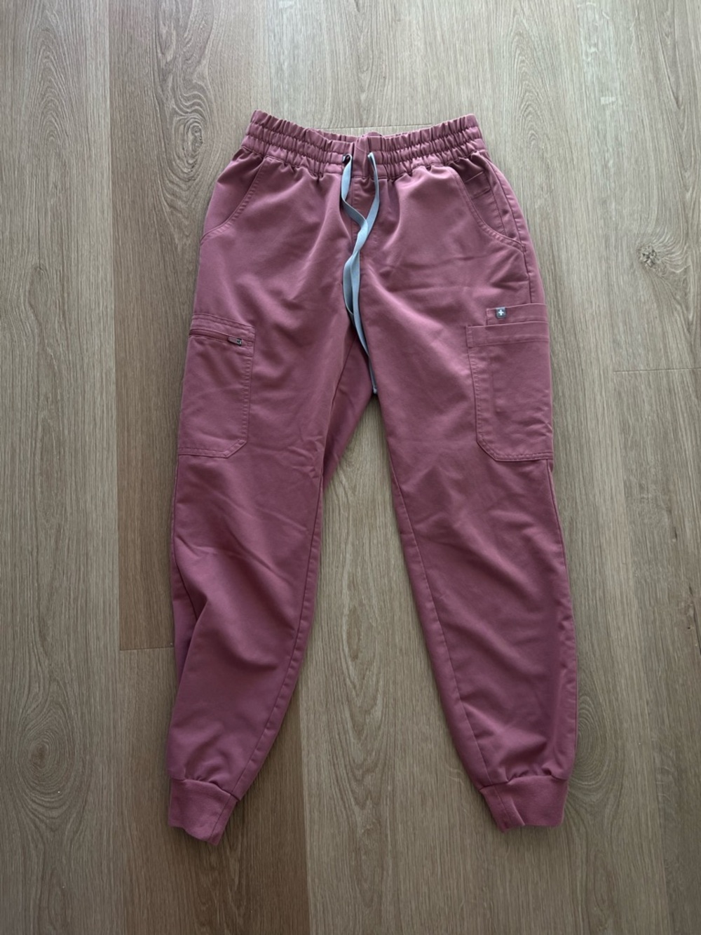 Women’s figs jogger scrubs